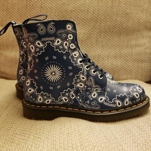 Dr. Martens boots blue and white